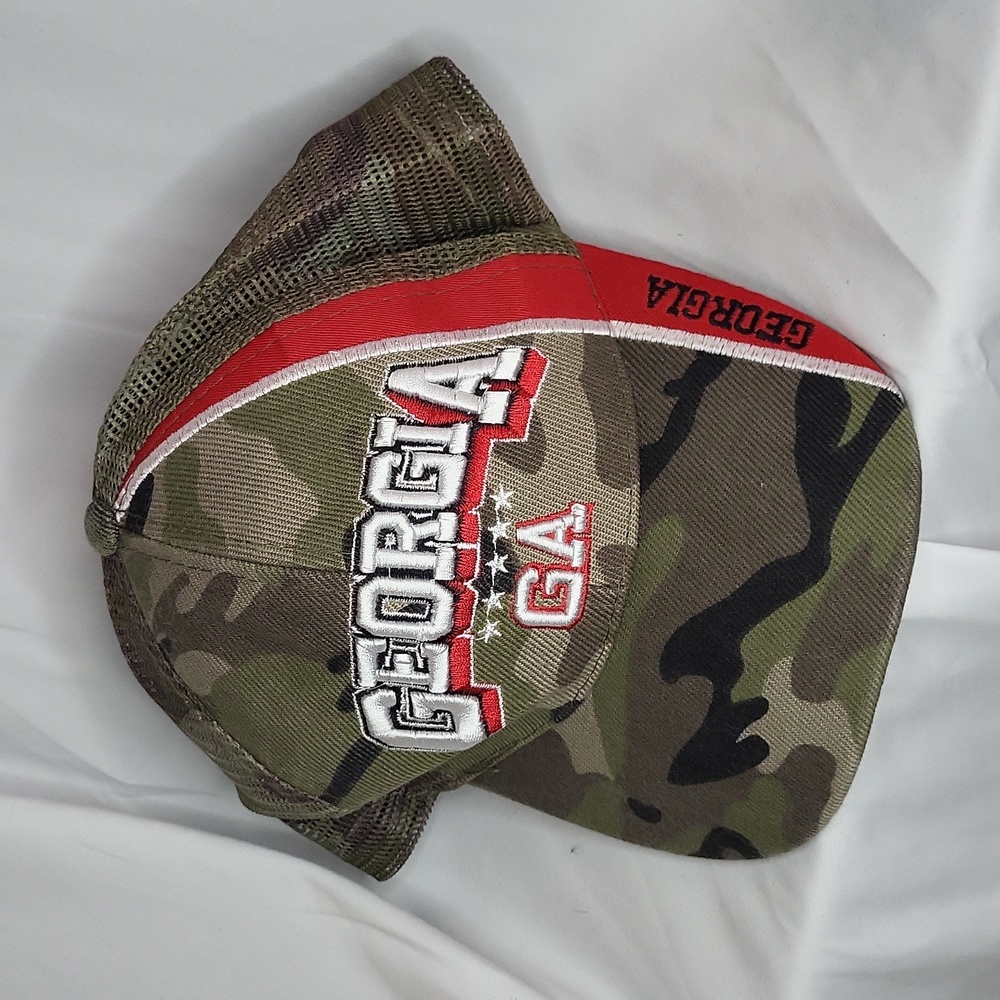 Georgia Bulldogs Camo trucker hat adjustable like new